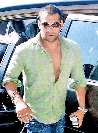 Salman Khan - Salman Khan Biography-Wallpapers