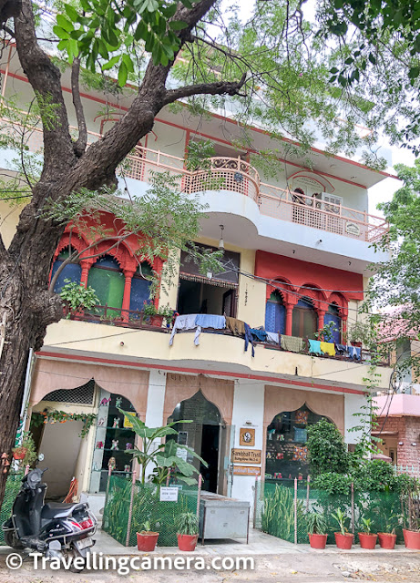 Sambhali Trust is a grassroots charitable NGO teaching and empowering women and children belonging to the underpriviledged communities of Western Rajasthan. The Head Quarter, Graduates' Sewing Studio, and Sambhali Boutique are located right next to the Durag Niwas Guest House and the guests staying at the guest house can check these out.