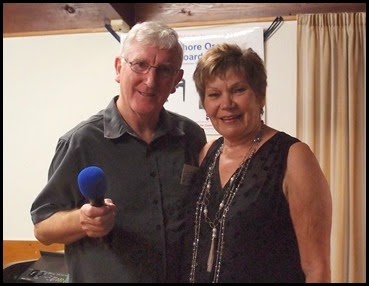 Gordon Sutherland thanking Carole Littlejohn for a great concert! Photo courtesy of Dennis Lyons.
