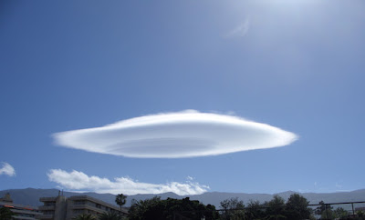 Cuando una persona carece de conocimiento sobre lo que ocurre en el cielo y en la atmosfera, puede llamarle ovni a cualquier cosa.