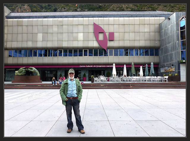 CENTRE CULTURAL-SANT JULIÀ DE LÓIRA-ANDORRA-PREMIS-CONCURS-CARTELL-ARTS-PRIMER-PREMI-DIBUIX-VIATJAR-FOTOS-CONCURSOS-DIBUJO-PINTOR-ERNEST DESCALS