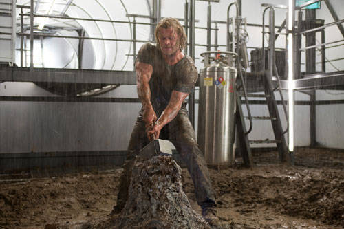 thor actor chris hemsworth workout. thor actor chris hemsworth