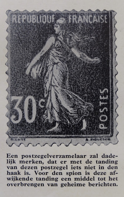 Een postzegelverzamelaar zal dadelijk merken, dat er met de tanding van dezen postzegel iets niet in den haak is.