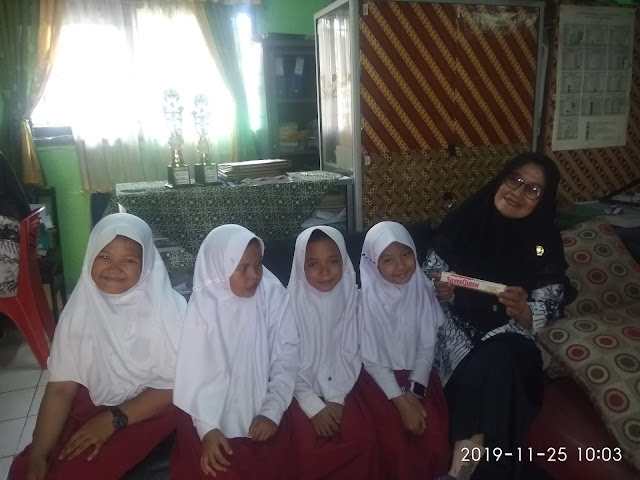 Hari Guru Nasional Nurhayati : Minta Do'anya Agar di beri kesehatan ,Panjang Umur, Dan Diberi Kekuatan Untuk Visi Mencerdaskan Anak Bangsa