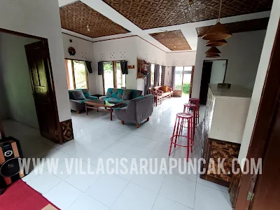 Sewa Villa Puncak - Villa Rumah Kayu