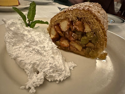 Wolfgang's Steakhouse, apple strudel