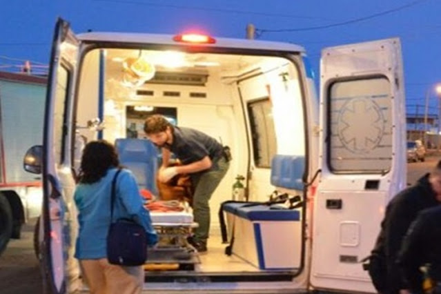 Choque los dos ocupantes de una moto lesionados y trasladados al Hospital