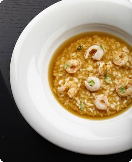 Risotto di Berton con code di gamberi e brodo di crostacei alle erbe
