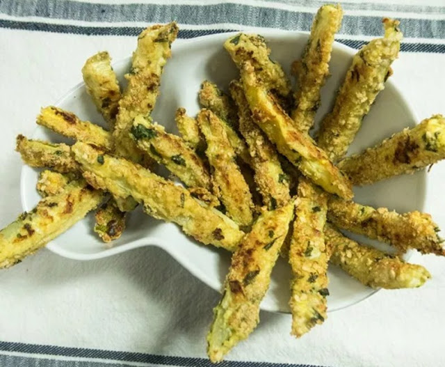 Baked Parmesan Zucchini Fries #vegansnack #lowcarb