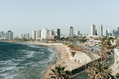 Tel Aviv beach and skyline (Credit: Adam Jang/Unsplash)
