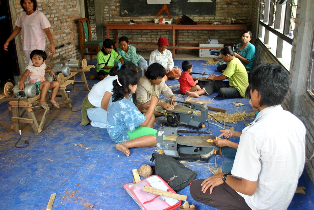 cimo wcsip pelatihan pembuatan kerajinan  tangan  dari bambu