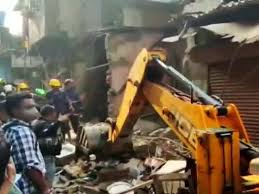 4-yr- old Killed in kandivali house collapse news