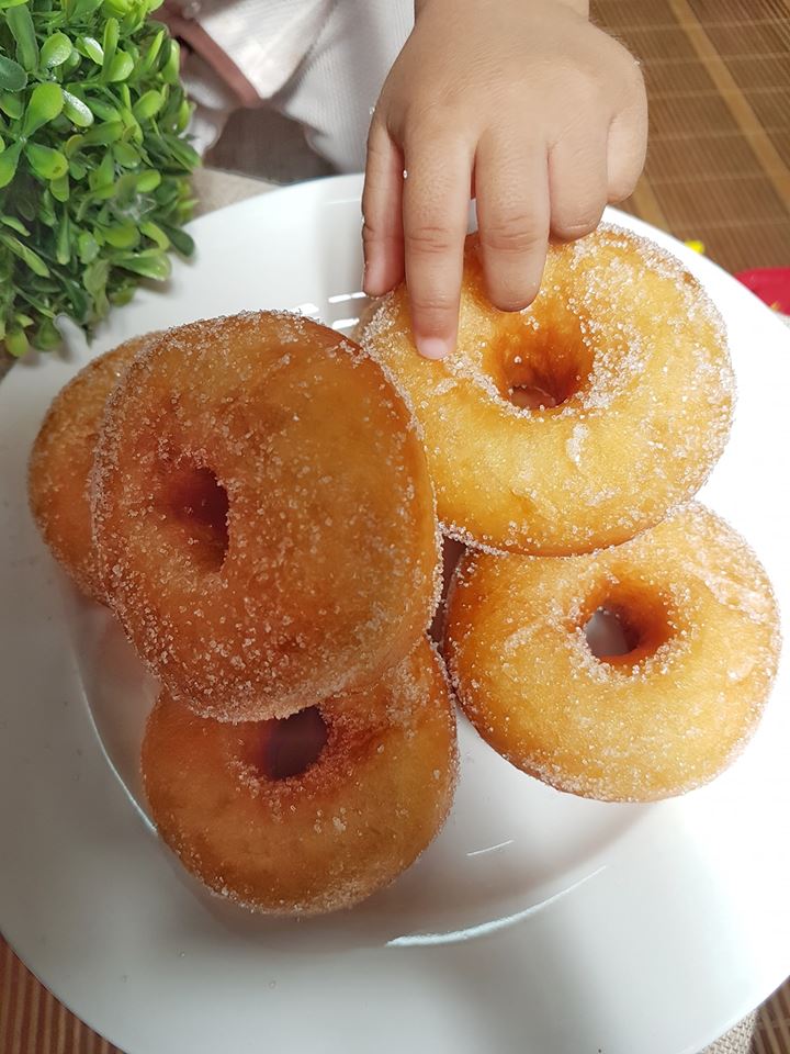 'Bila donut kembang, camtu ek ropernye? Hahaha' - Netizen 