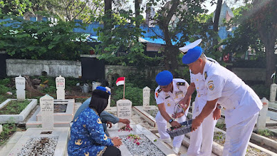 Lanal Malang Laksanakan Ziarah Di TMP Untung Suropati Kota Malang