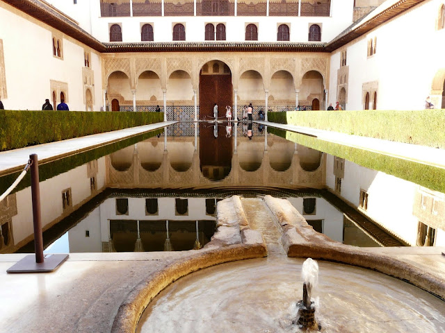 Patio de los Arrayanes, Alhambra, Granada