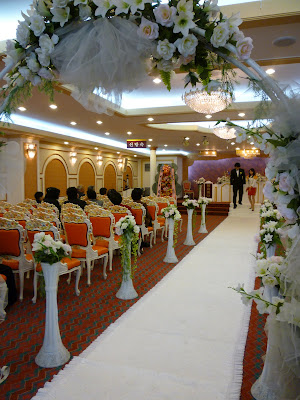 But on the fourth floor was a rather cute and modern wedding hall