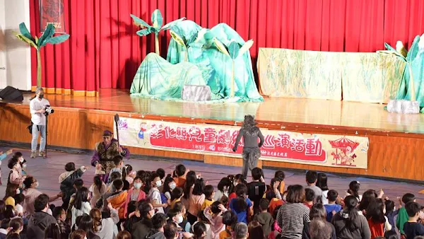 九歌兒童劇團溪湖國中巡演　王惠美與彰化囝仔同樂
