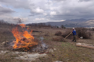 A good sized blaze, no rain at this point too