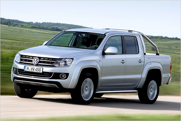 Volkswagen demonstrates the power of its Amarok pickup by using it to
