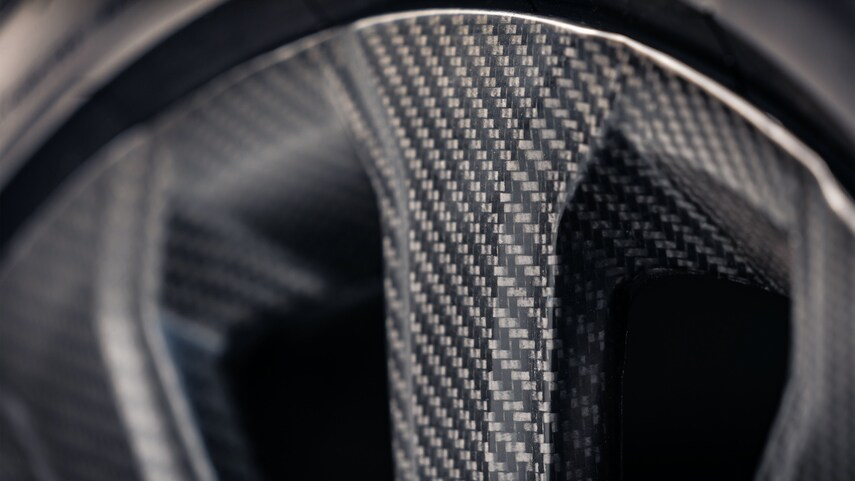 Mulliner Develops Massive 22-inch Carbon Fiber Wheels for Bentley