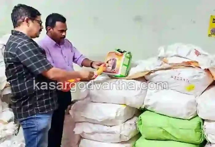 600 kg of adulterated tea powder seized during inspection by Food Safety Special Task Force, Kasaragod, News, Inspection, Tea powder, Seized,  Protection, Laboratory, Sample, Kerala.