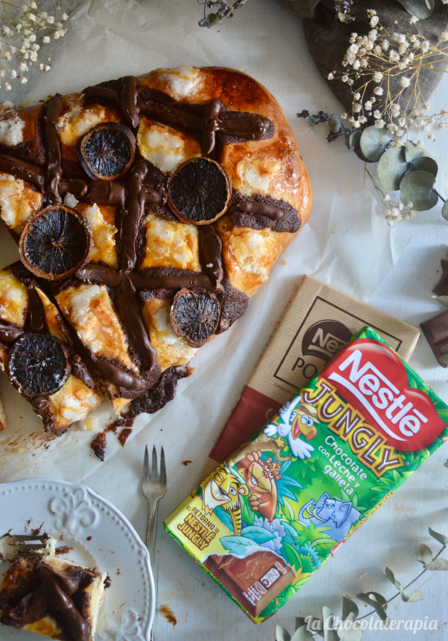 coca-de-san-juan-rellena-de-chocolate