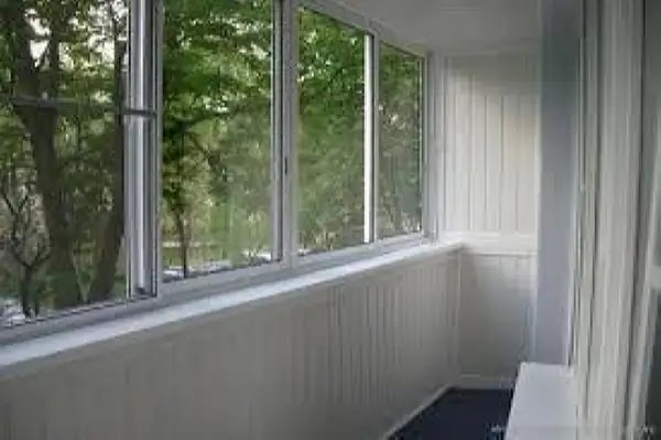 What determines the price for balcony glazing or Loggia