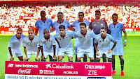 SEVILLA F. C. - Sevilla, España - Temporada 2016-17 - N'Zonzi, Rami, Ganso, Sergio Rico y Pareja; Ben Yedder, Nasri, Mariano, Correa, Franco Vázquez y Sergio Escudero - SEVILLA F. C. 2 (Pablo Sarabia, Carlos Fernández) U. D. LAS PALMAS 1 (Tana) - 10/09/2016 - Liga de 1ª División, jornada 3 - Sevilla, estadio Ramón Sánchez Pizjuán