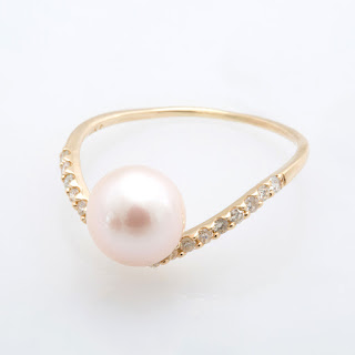 https://www.amazon.in/gp/search/ref=as_li_qf_sp_sr_il_tl?ie=UTF8&tag=fashion066e-21&keywords=white pearl ring&index=aps&camp=3638&creative=24630&linkCode=xm2&linkId=c078ac170896d22b8dae9ef29c334801