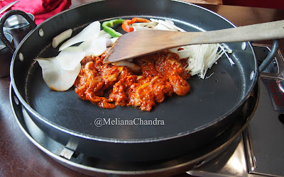 Cooking Yoogane Chicken Galbi