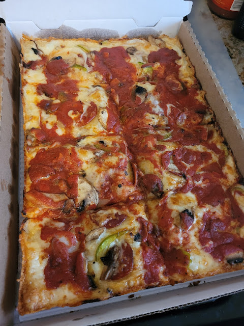 The "6 Mile" pizza, from Buddy's