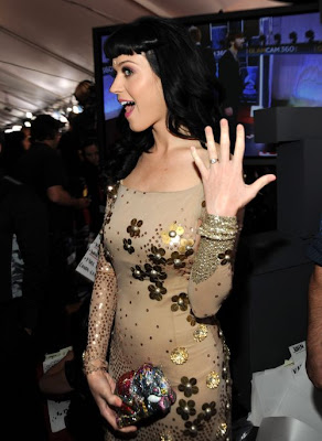 Katy-Perry-diamond-rings-2