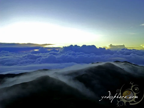 Photo of sea of clouds phenomenon at Mt. Pulag peak