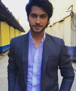 Foto Namish Taneja Terbaru