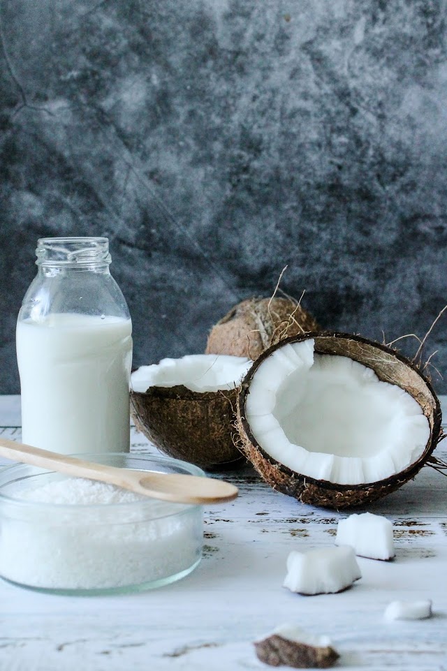  6 Coconut Milk Recipes For Smooth, Silky Hair