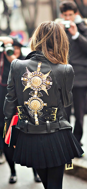 come abbinare il chiodo di pelle ricamato idee outfit chiodo ricamato tendenze chiodo ricamato primavera 2017 how to wear embroidered leather biker jacket