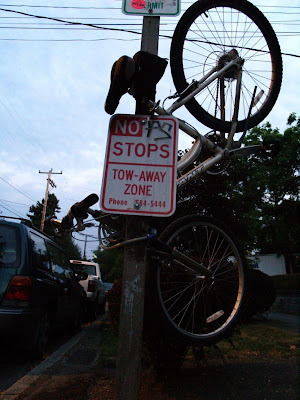 Innovative Bicycle Parking Technique Seen On  www.coolpicturegallery.net