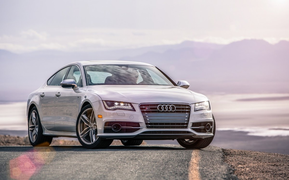 2013 Audi S7 Widescreen Wallpaper