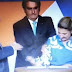 Vídeo: Bolsonaro aperta braço de Daniella por caneta Bic na posse | Brazil News Informa