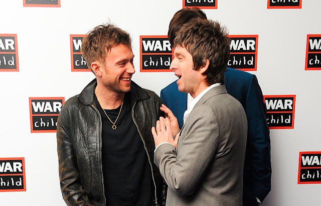 damon albarn noel gallagher 2013, noel gallagher damon albarn, noel damon 2013, noel damon brits, brit awards 2013 oasis, noel gallagher aids, damon liam gallagher, brits 2013 damon, oasis blur 