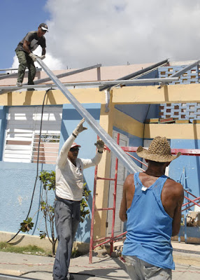 Reconstrucción de las instalaciones dañadas por el huracán