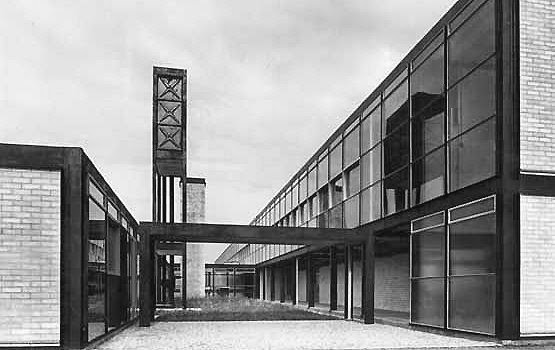 Escuela Secundaria Hunstanton en Norwich | Alison + Peter Smithson | Plantas + alzados + secciones + detalles | 1954