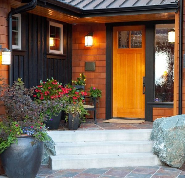 GORGEOUS FRONT DOOR FLOWER DECORATIONS