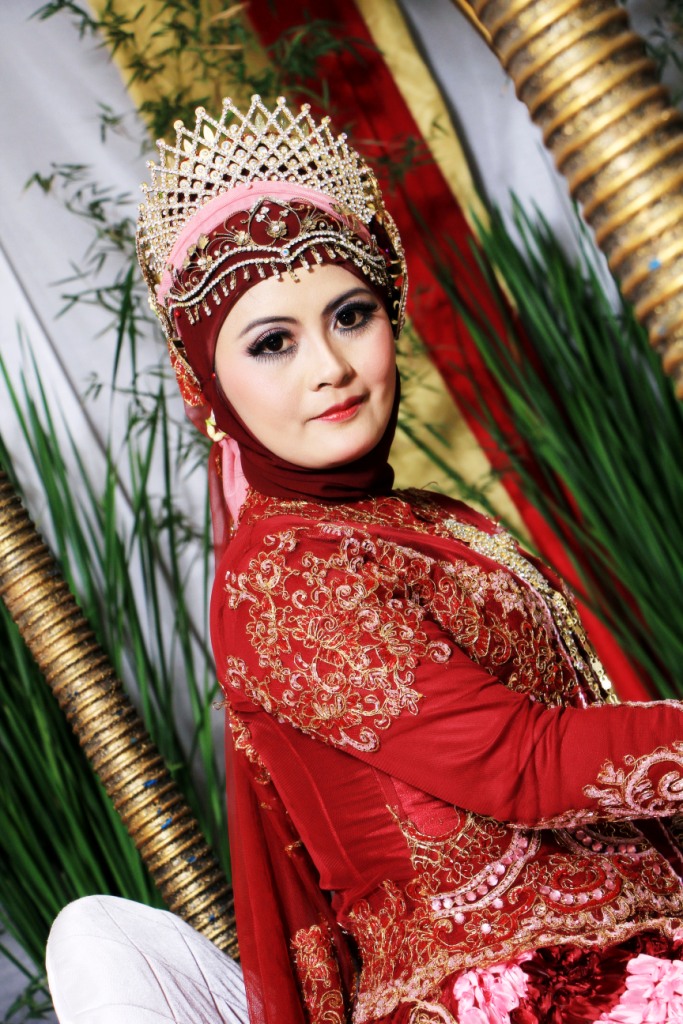 Rias Pengantin Muslim dan Adat Sunda Modern