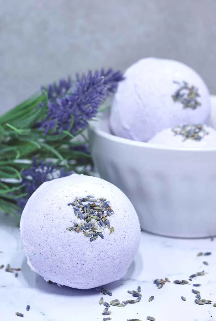 Easy Lavender Bath Bomb Recipe - Everything Pretty