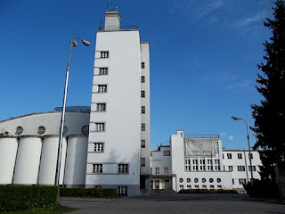 Warszawa, modernistyczna wieża ciśnień