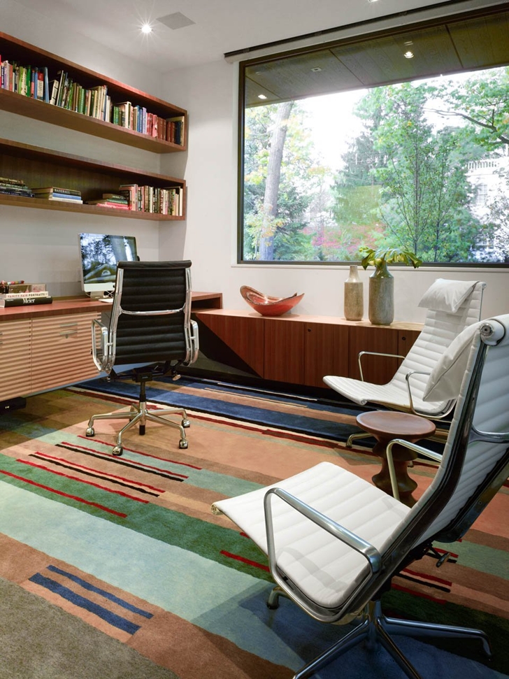 Home office in Modern mansion by Belzberg Architects Group