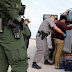 Texas ordena arrestar y regresar a migrantes a la frontera