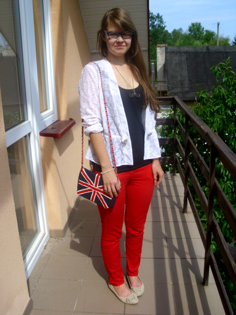 OOTD: black red white