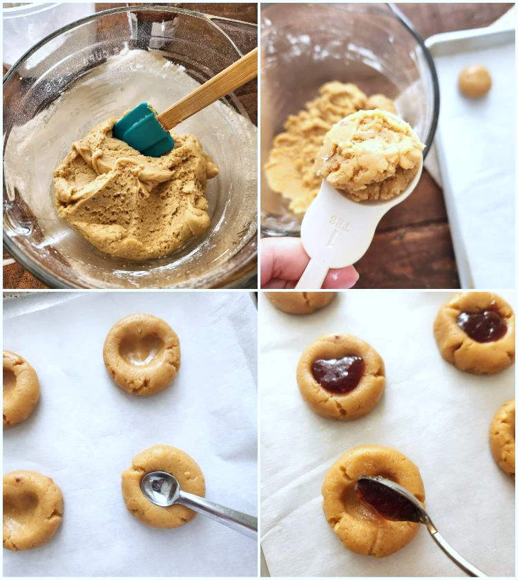 Galletas de mantequilla de maní, formando las galletas con el estilo thumbprint